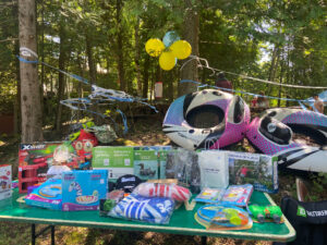 Les articles aux enchères! Des billets des Sens aussi!